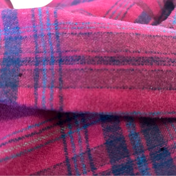 80s PENDLETON WOOL RED BLACK & BLUE PLAID BUTTON DOWN SHIRT W LOSE FLAP POCKETS - Picture 7 of 7